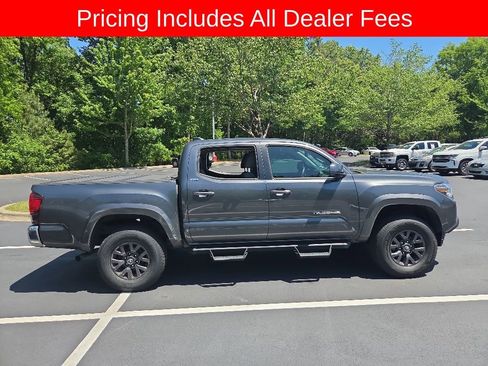 Certified 2023 Toyota Tacoma SR5 AWD/4WD image 11