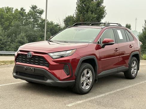 Used 2022 Toyota RAV4 XLE w/ Convenience Package AWD/4WD image 1