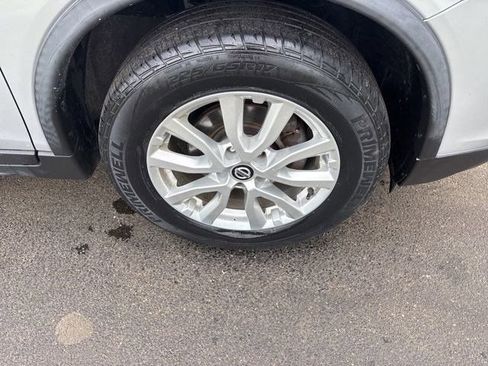 Used 2020 Nissan Rogue SV FWD image 42