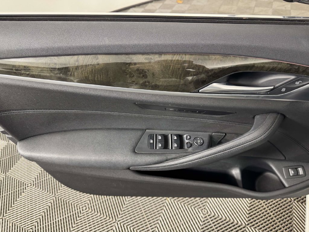 Used 2019 BMW 530i xDrive AWD/4WD image 16
