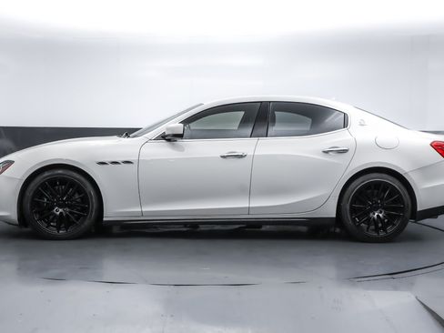 Used 2014 Maserati Ghibli S Q4 AWD/4WD image 2