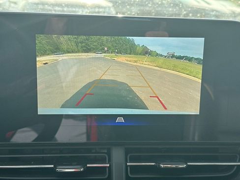 Used 2025 Chevrolet Trax ACTIV w/ Driver Confidence Package FWD image 29