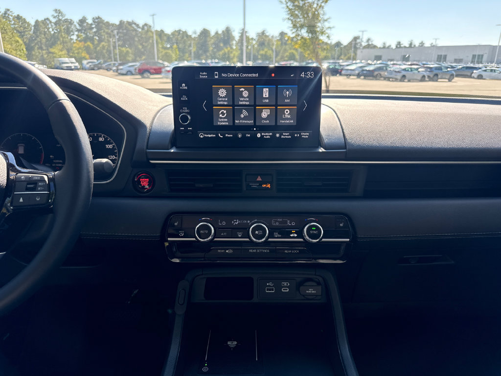 Certified 2025 Honda Pilot Touring image 19