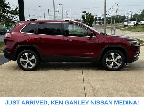 Used 2021 Jeep Cherokee Limited w/ Elite Package AWD/4WD image 2