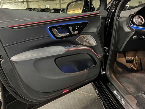 New 2026 Mercedes-Benz EQS 400 4MATIC SUV image 23