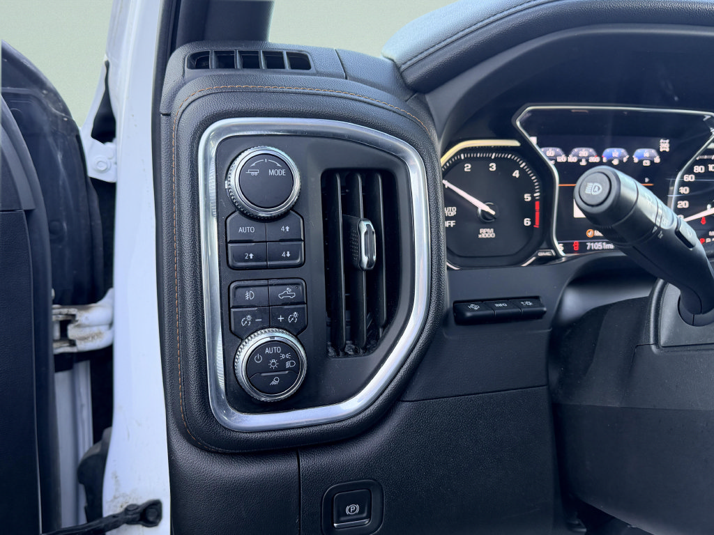 Used 2021 GMC Sierra 1500 AT4 w/ AT4 Carbonpro Edition AWD/4WD image 25