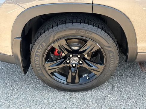 Used 2018 Toyota Highlander Limited Platinum AWD/4WD image 46