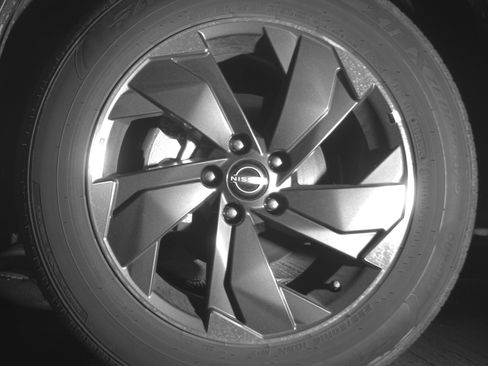 Used 2025 Nissan Rogue SV image 12