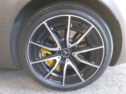 Used 2022 Mercedes-Benz SL 63 AMG 4MATIC w/ Driver Assistance Package image 40