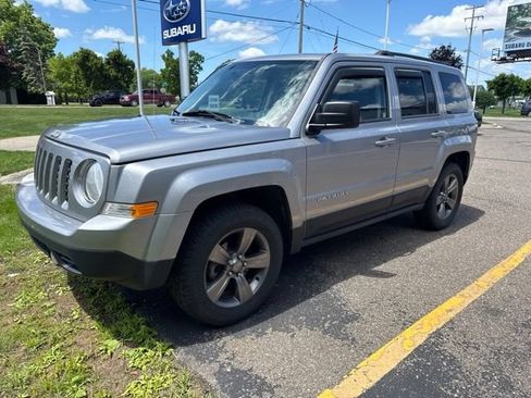 Used 2015 Jeep Patriot High Altitude AWD/4WD image 2