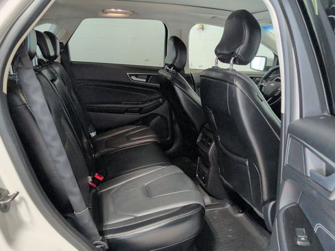 Used 2017 Ford Edge Titanium w/ Equipment Group 302A AWD/4WD image 16