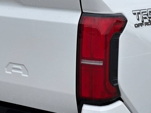 Used 2024 Toyota Tacoma TRD Off-Road AWD/4WD image 32