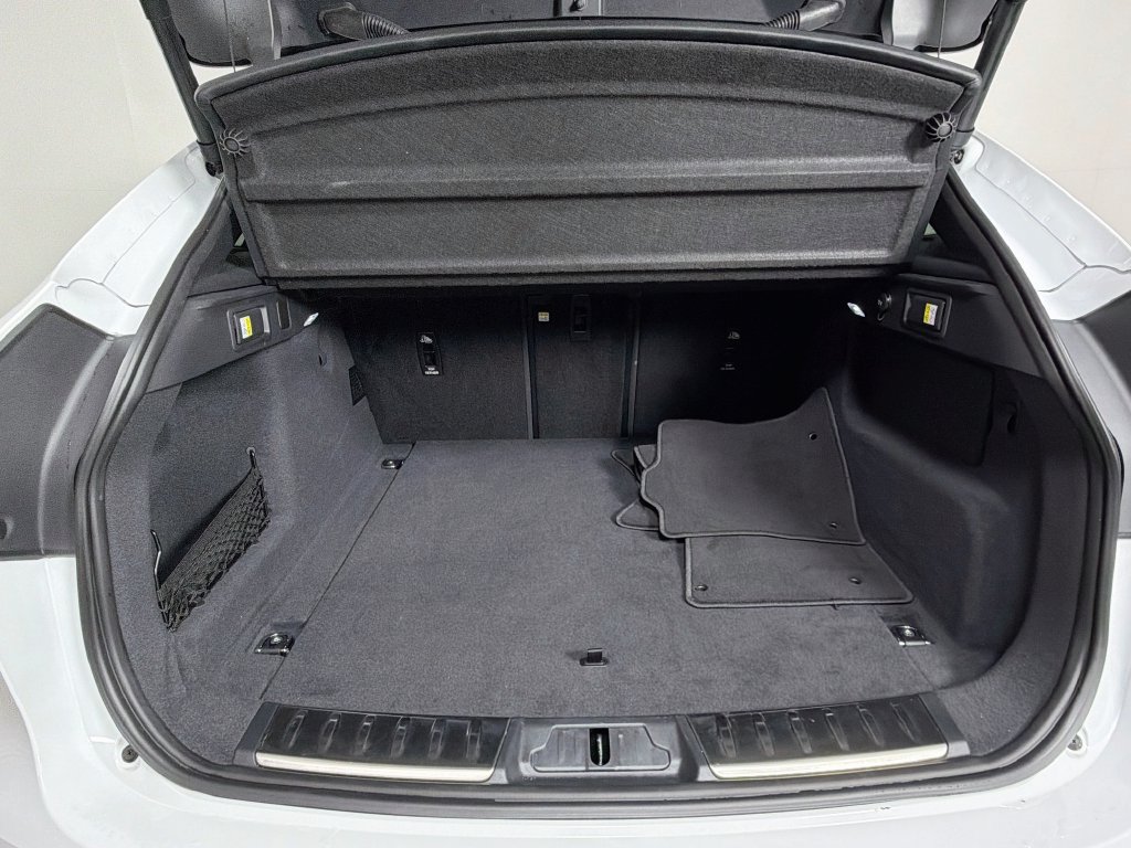 Used 2025 Jaguar F-PACE R-Dynamic S AWD/4WD image 28