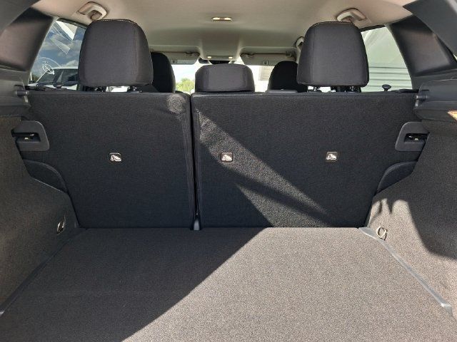Used 2026 Nissan Kicks SV FWD image 27