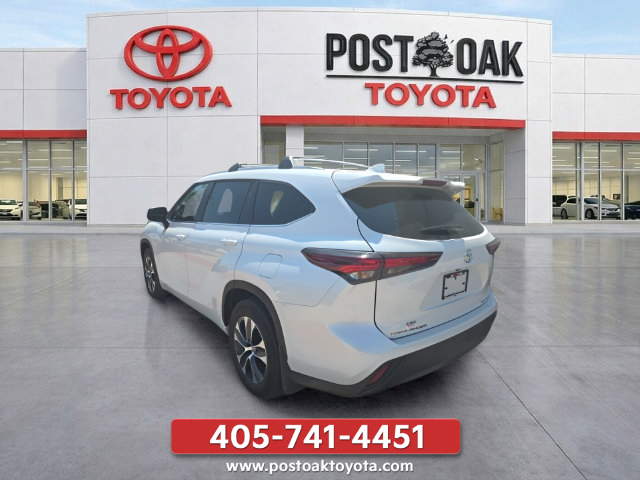Used 2026 Toyota Highlander XLE AWD/4WD image 3