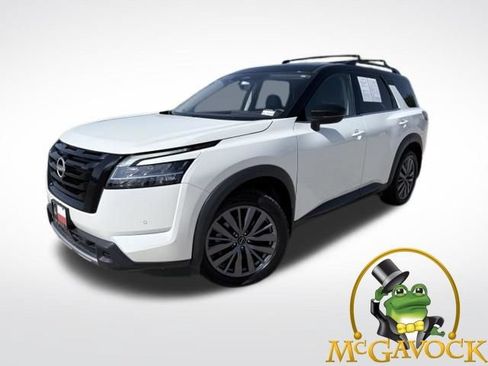 Used 2024 Nissan Pathfinder SL w/ SL Premium Package FWD image 1