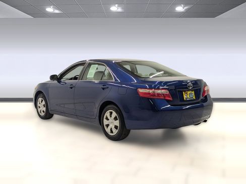 Used 2009 Toyota Camry LE image 2