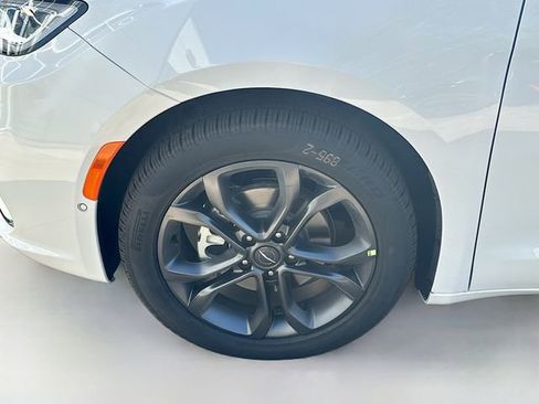 New 2026 Chrysler Pacifica Select image 35