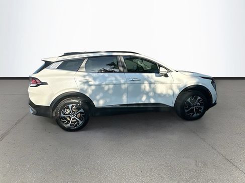 Certified 2025 Kia Sportage EX w/ EX Premium Package AWD/4WD image 8