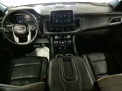 Used 2023 GMC Yukon XL SLT image 8
