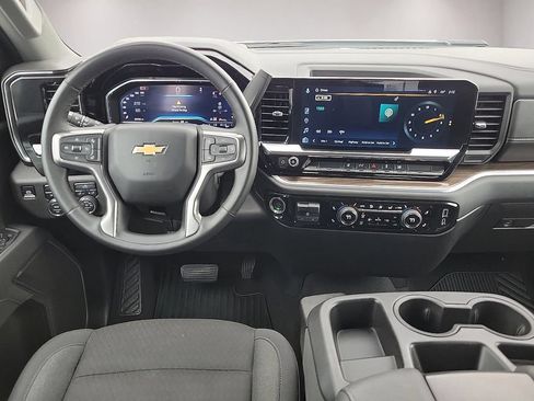 Used 2025 Chevrolet Silverado 2500 LT w/ Convenience Package AWD/4WD image 10