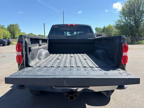 Used 2018 GMC Sierra 3500 SLT w/ Driver Alert Package AWD/4WD image 9