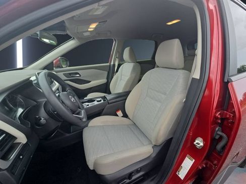 Used 2023 Nissan Rogue SV AWD/4WD image 9