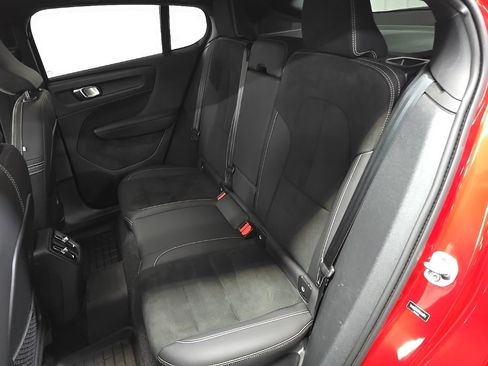 Used 2023 Volvo C40 P8 Recharge Ultimate w/ Protection Package Premier image 32