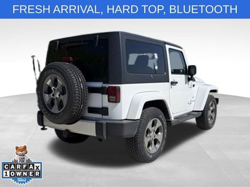Used 2018 Jeep Wrangler Sahara w/ Dual Top Group AWD/4WD image 4