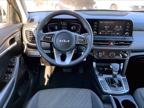 Used 2025 Kia Seltos LX image 5