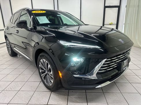 Certified 2025 Buick Envision Preferred image 2