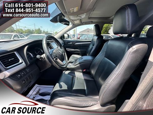 Used 2017 Toyota Highlander XLE AWD/4WD image 7