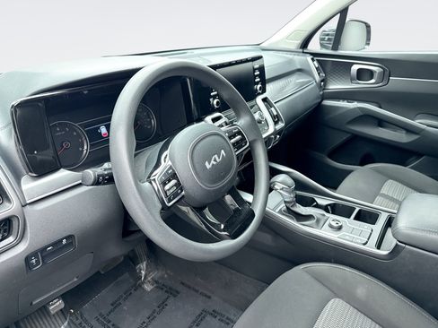 Used 2023 Kia Sorento LX AWD/4WD image 10