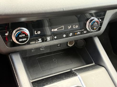 Used 2024 Mitsubishi Outlander SE AWD/4WD image 37