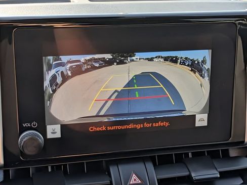 Used 2025 Toyota RAV4 XLE FWD image 17