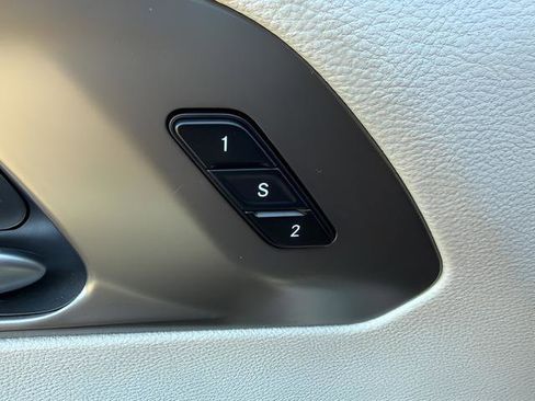 Used 2024 Chrysler Pacifica Touring-L FWD image 21