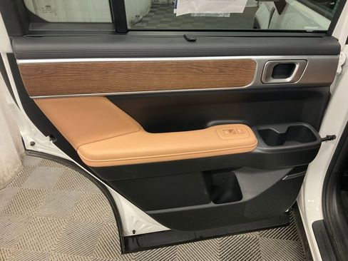 Used 2024 Hyundai Santa Fe Limited image 25