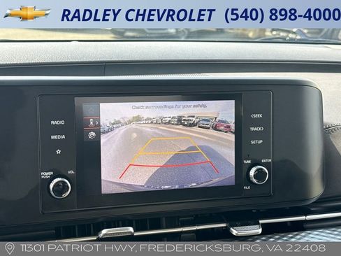 Used 2024 Kia Carnival LX image 9