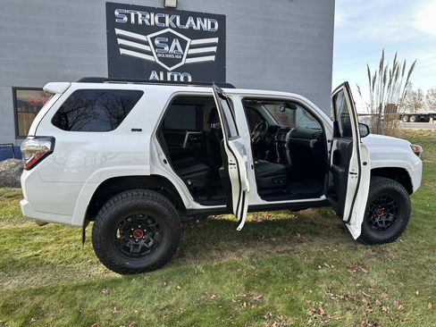 Used 2023 Toyota 4Runner SR5 Premium image 28