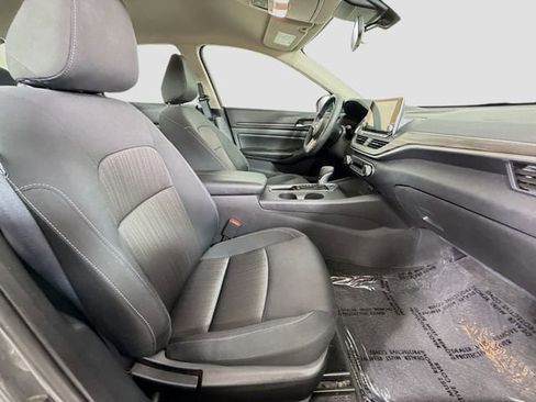 Used 2025 Nissan Altima 2.5 SV image 25