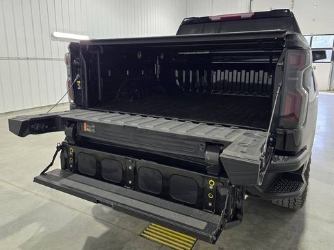Used 2021 Chevrolet Silverado 1500 Custom Trail Boss w/ Safety Confidence Package AWD/4WD image 23