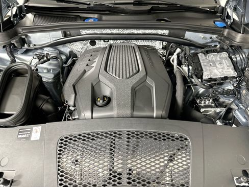 Certified 2026 Porsche Macan image 38