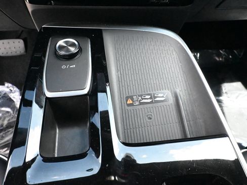 Used 2026 Buick Enclave Preferred FWD image 21