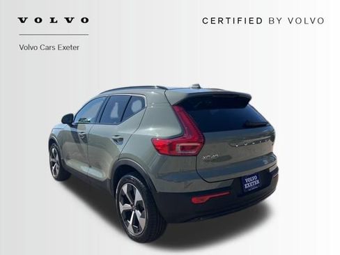 Used 2025 Volvo XC40 B5 Plus image 6