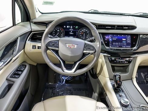 Used 2020 Cadillac XT6 Premium Luxury image 2