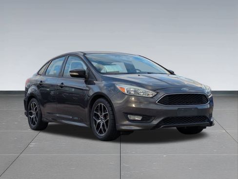 Used 2015 Ford Focus SE w/ SE Ecoboost Package image 8