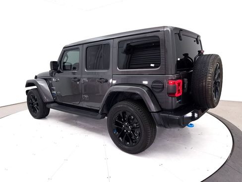 Used 2022 Jeep Wrangler Unlimited Sahara AWD/4WD image 14