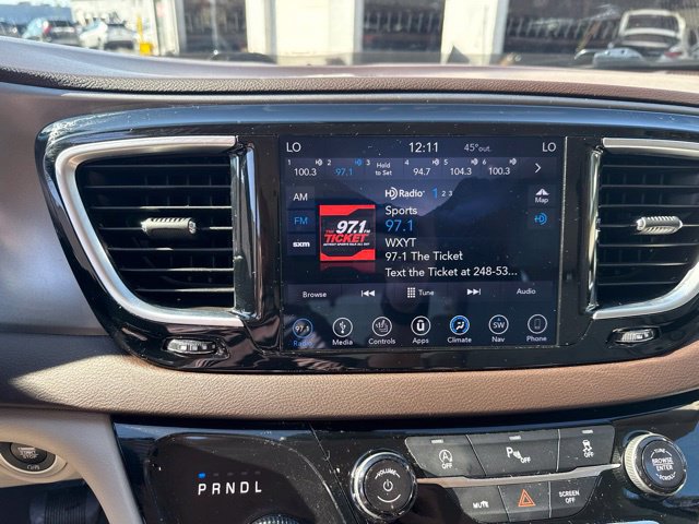 Used 2018 Chrysler Pacifica Touring-L Plus w/ Tire & Wheel Group FWD image 16