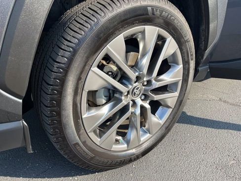 Used 2023 Toyota RAV4 XLE Premium image 14