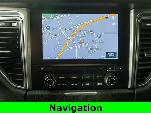 Used 2018 Porsche Macan GTS image 20